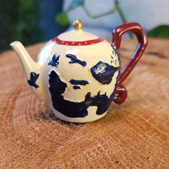 3/$25 Blue & White Teapot Cast Miniature - Picture 3 of 6
